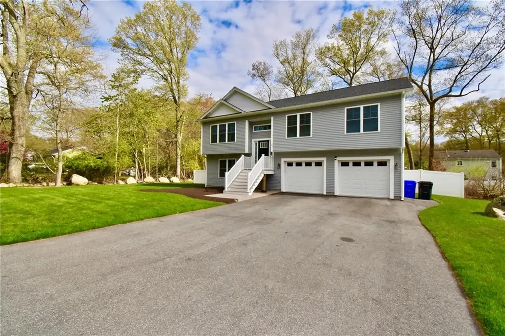 81 Lonsdale Street West Warwick RI 02893