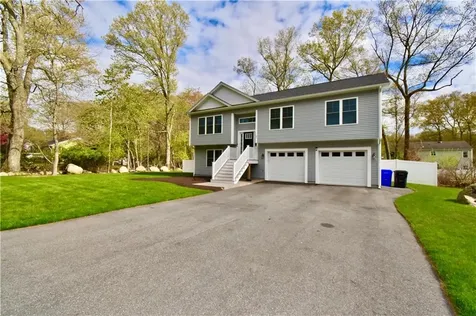 81 Lonsdale Street West Warwick RI 02893