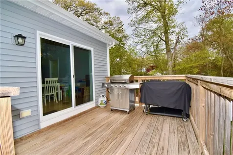 81 Lonsdale Street West Warwick RI 02893