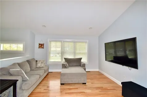 81 Lonsdale Street West Warwick RI 02893
