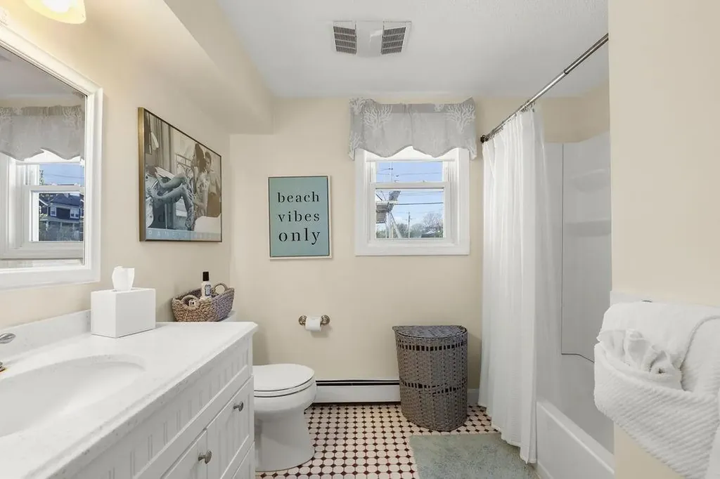 45 Crescent Road Middletown RI 02842