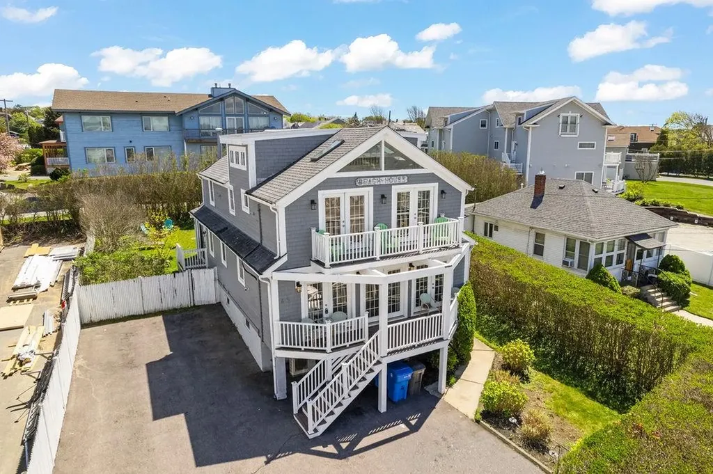 45 Crescent Road Middletown RI 02842