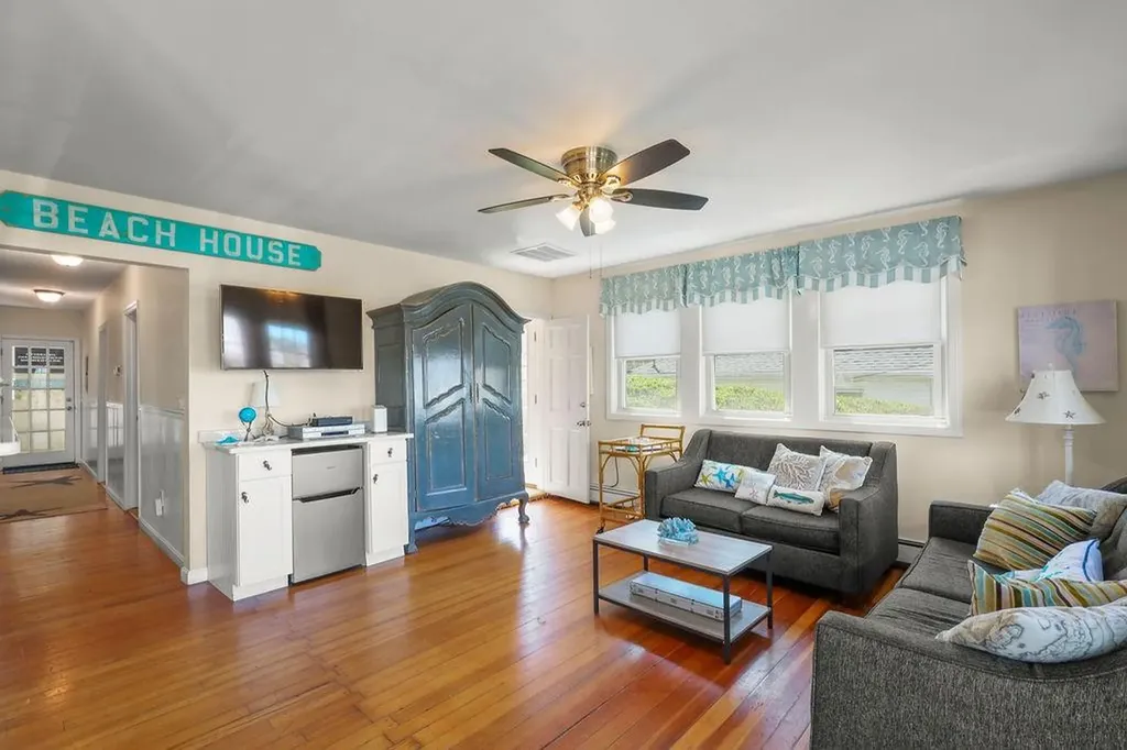 45 Crescent Road Middletown RI 02842