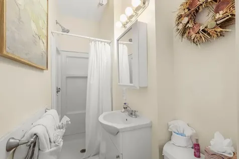 45 Crescent Road Middletown RI 02842