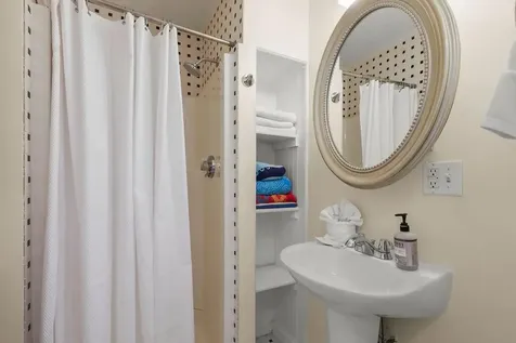 45 Crescent Road Middletown RI 02842