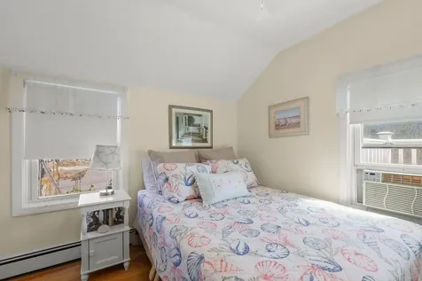 45 Crescent Road Middletown RI 02842