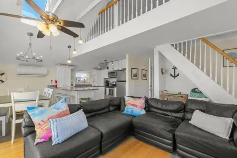 45 Crescent Road Middletown RI 02842