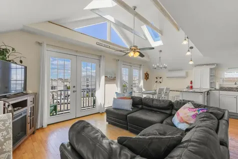 45 Crescent Road Middletown RI 02842