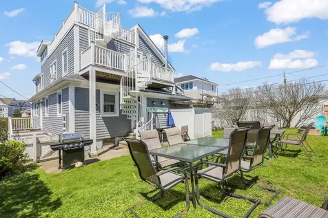 45 Crescent Road Middletown RI 02842