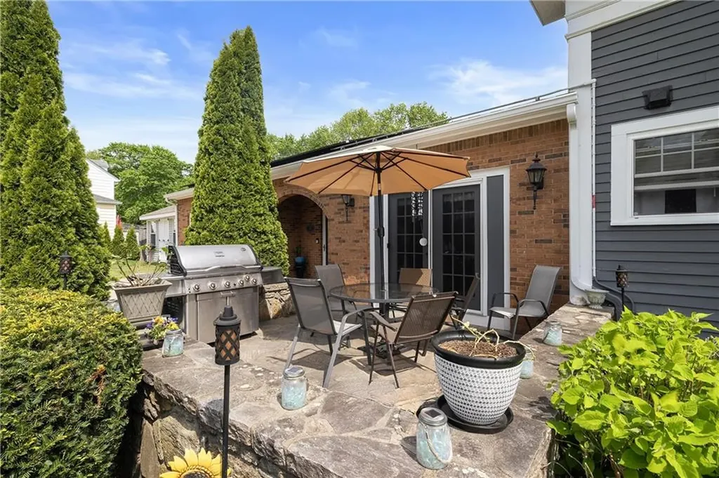 35 Fairview Avenue West Warwick RI 02893