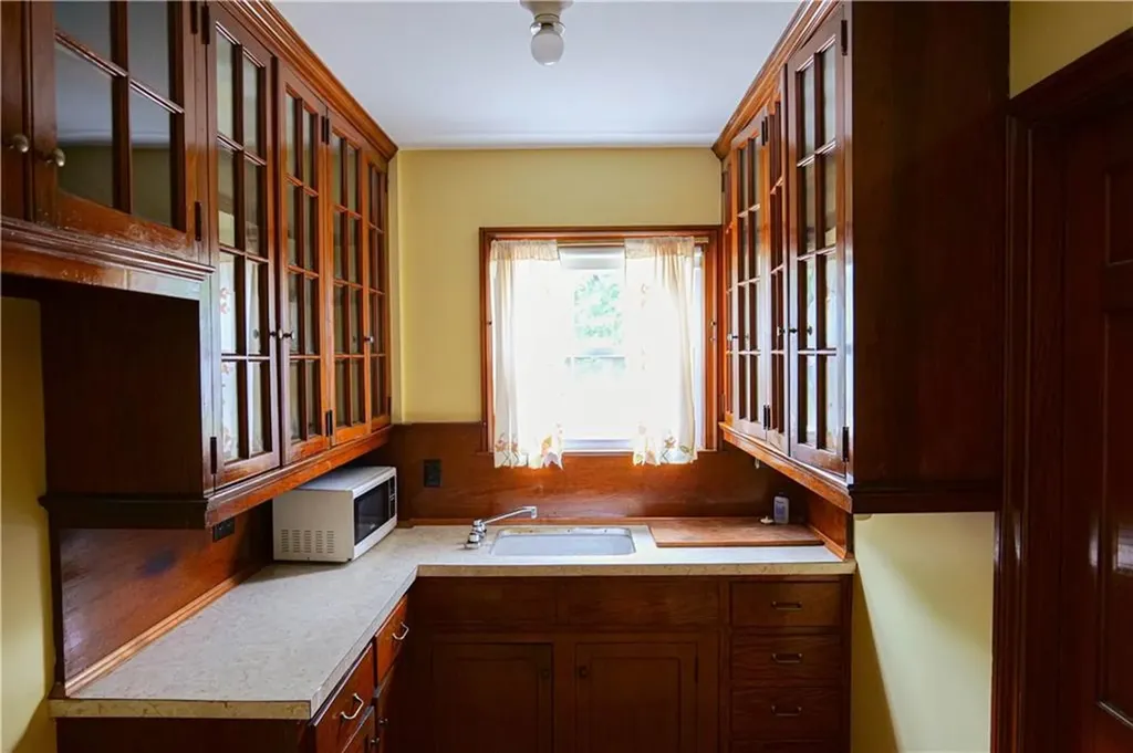 36 Underwood Street Pawtucket RI 02861