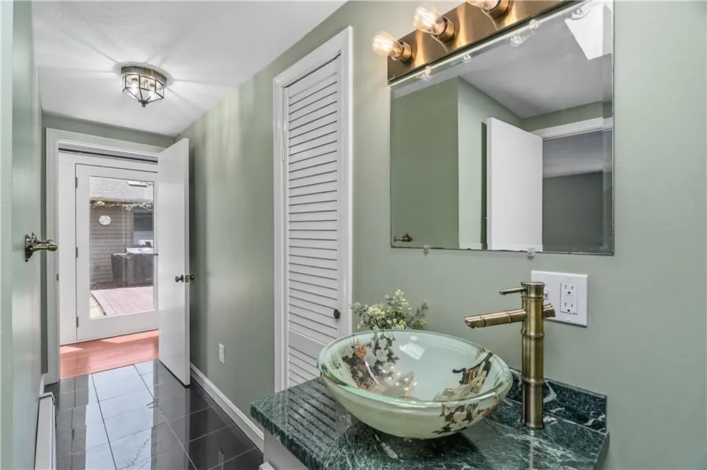 32 Ridge Road Bristol RI 02809