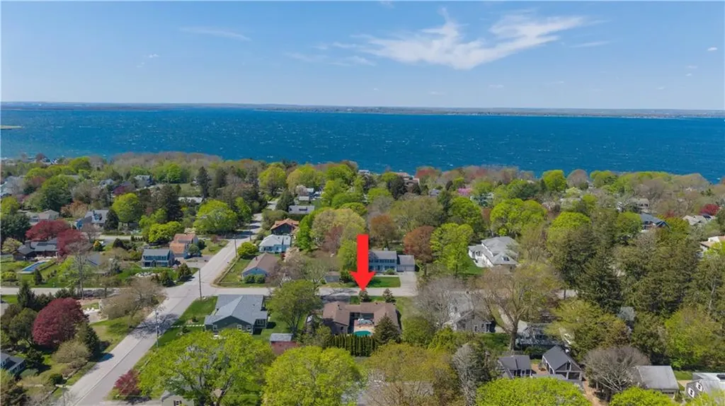 32 Ridge Road Bristol RI 02809