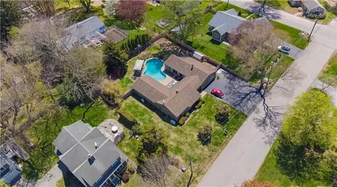 32 Ridge Road Bristol RI 02809