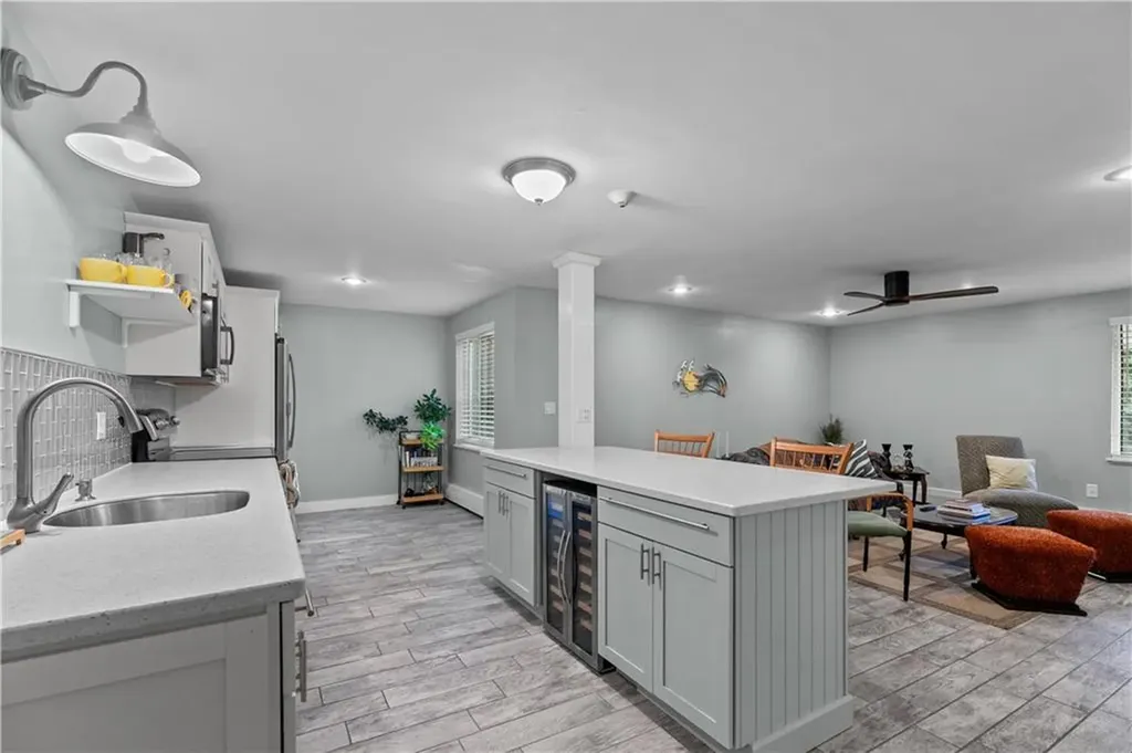 66 Girard Avenue Newport RI 02840