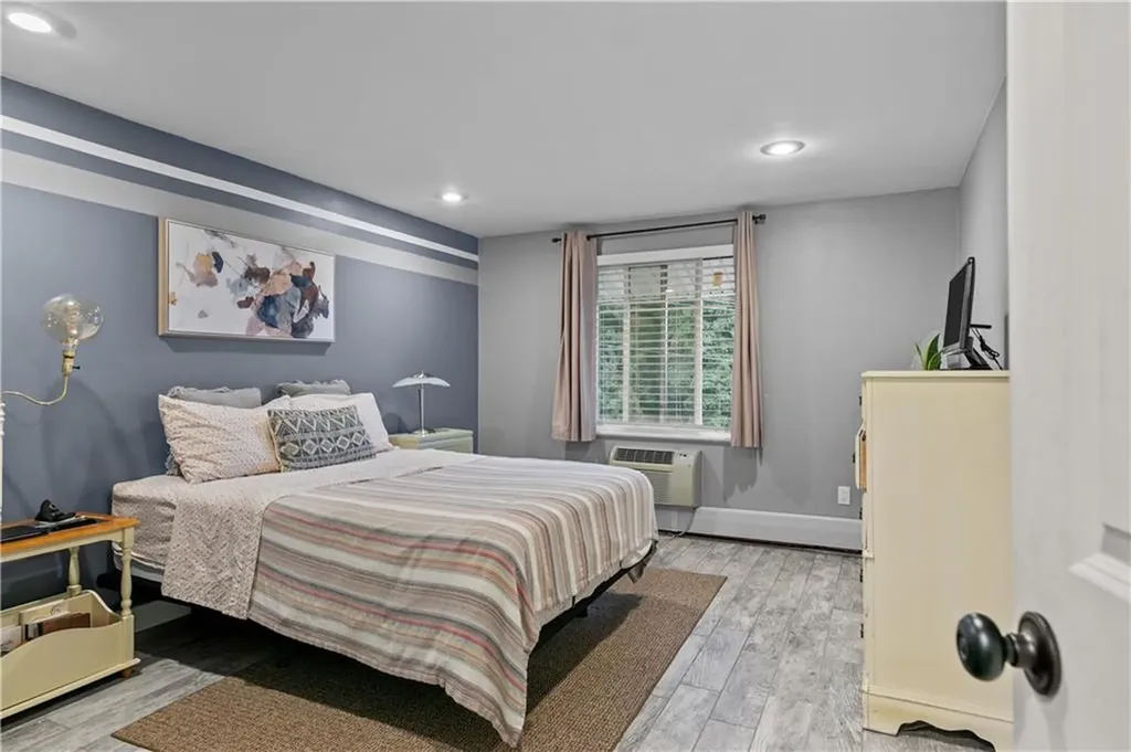 66 Girard Avenue Newport RI 02840