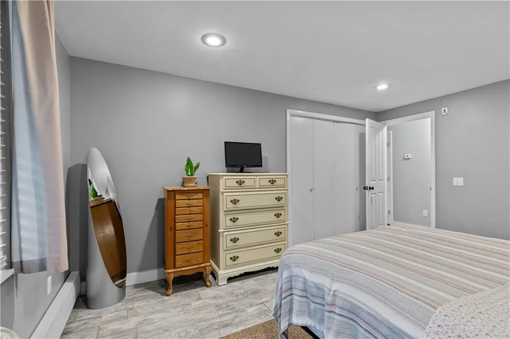 66 Girard Avenue Newport RI 02840