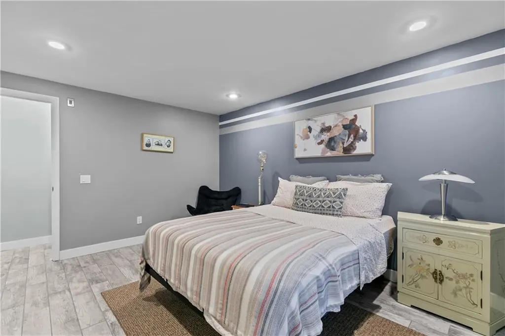 66 Girard Avenue Newport RI 02840