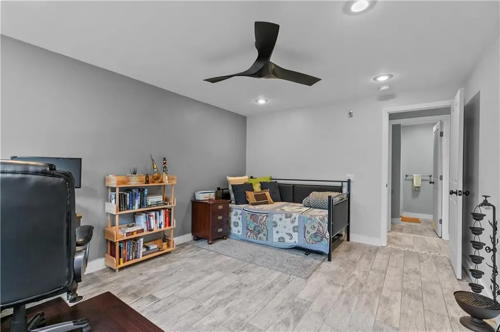 66 Girard Avenue Newport RI 02840