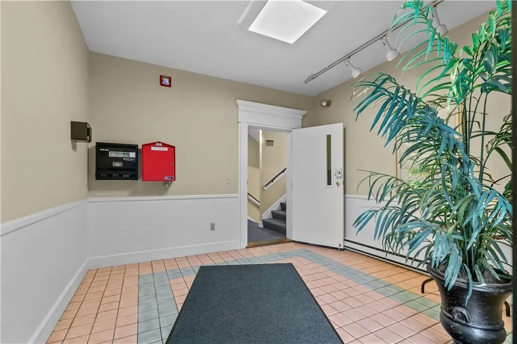 66 Girard Avenue Newport RI 02840