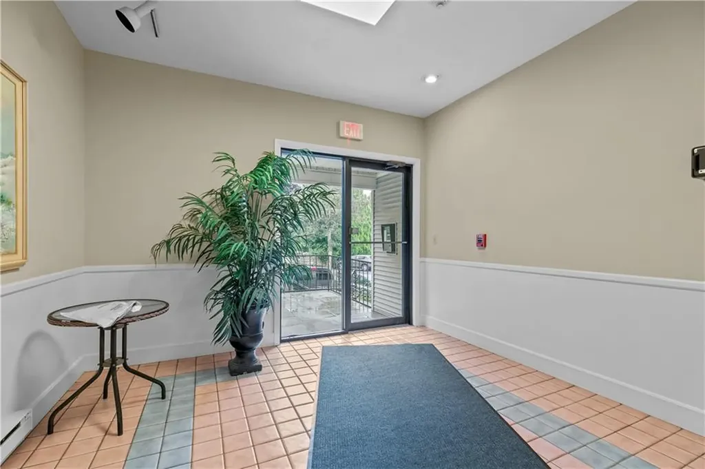 66 Girard Avenue Newport RI 02840