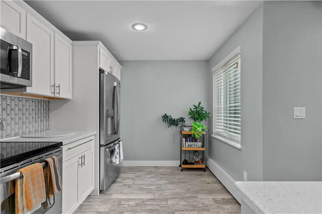 66 Girard Avenue Newport RI 02840