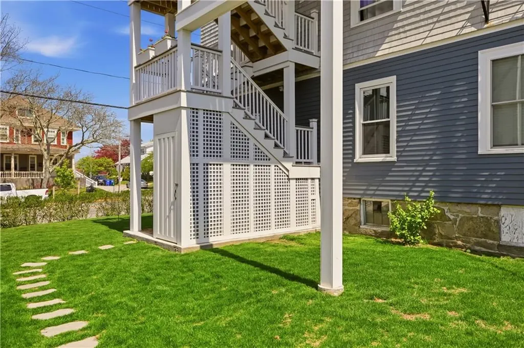 419 Broadway Newport RI 02840