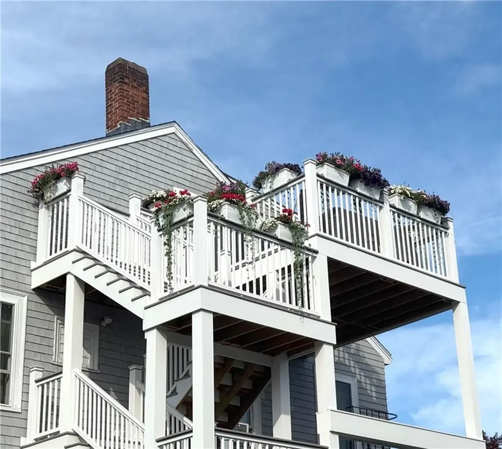 419 Broadway Newport RI 02840
