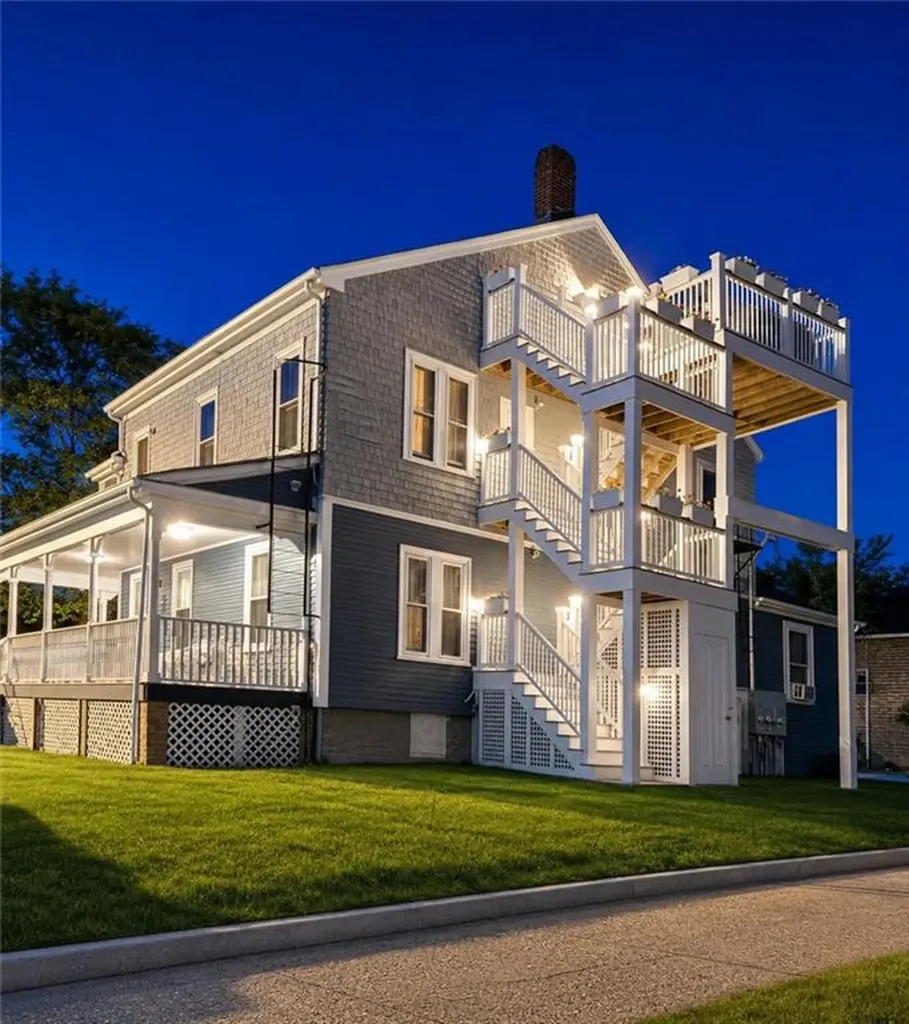 419 Broadway Newport RI 02840