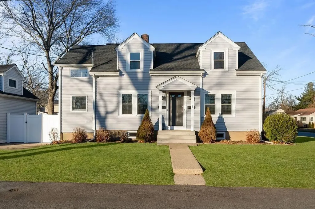 5 Shippen Avenue Warwick RI 02888