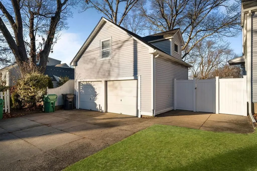 5 Shippen Avenue Warwick RI 02888