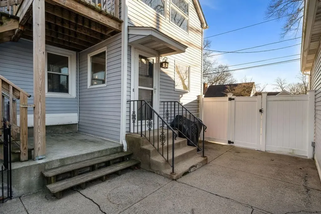 5 Shippen Avenue Warwick RI 02888