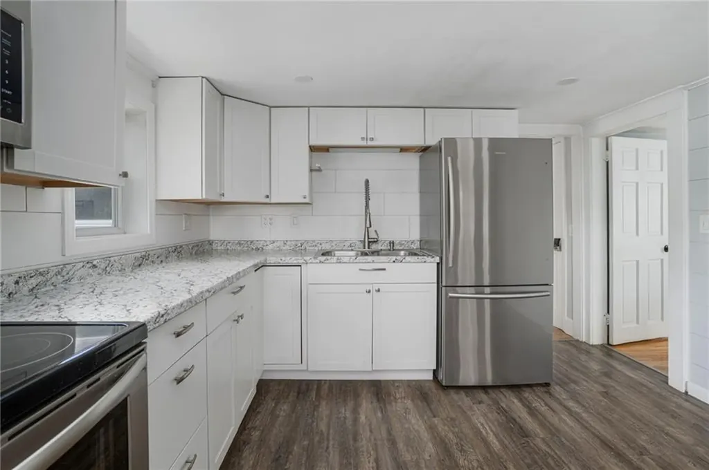 5 Shippen Avenue Warwick RI 02888