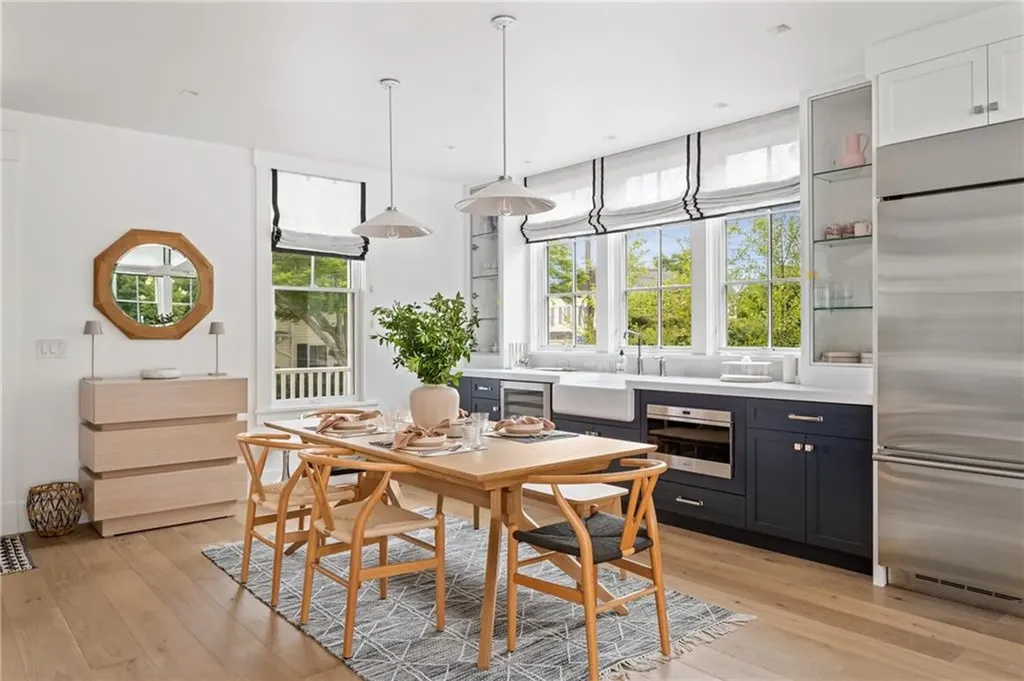 81 Roseneath Avenue Newport RI 02840