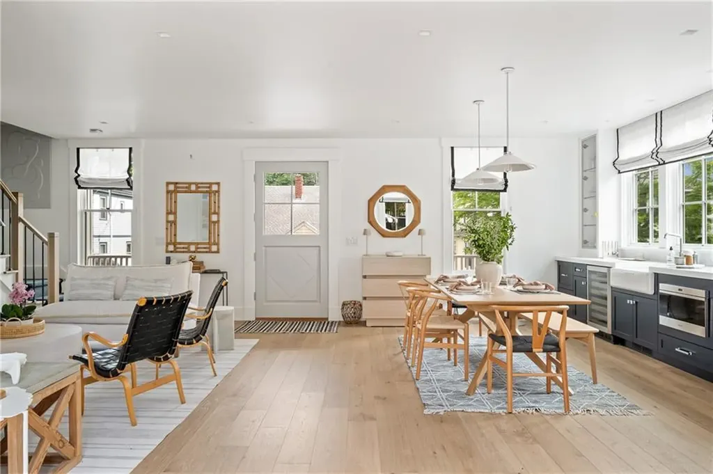 81 Roseneath Avenue Newport RI 02840