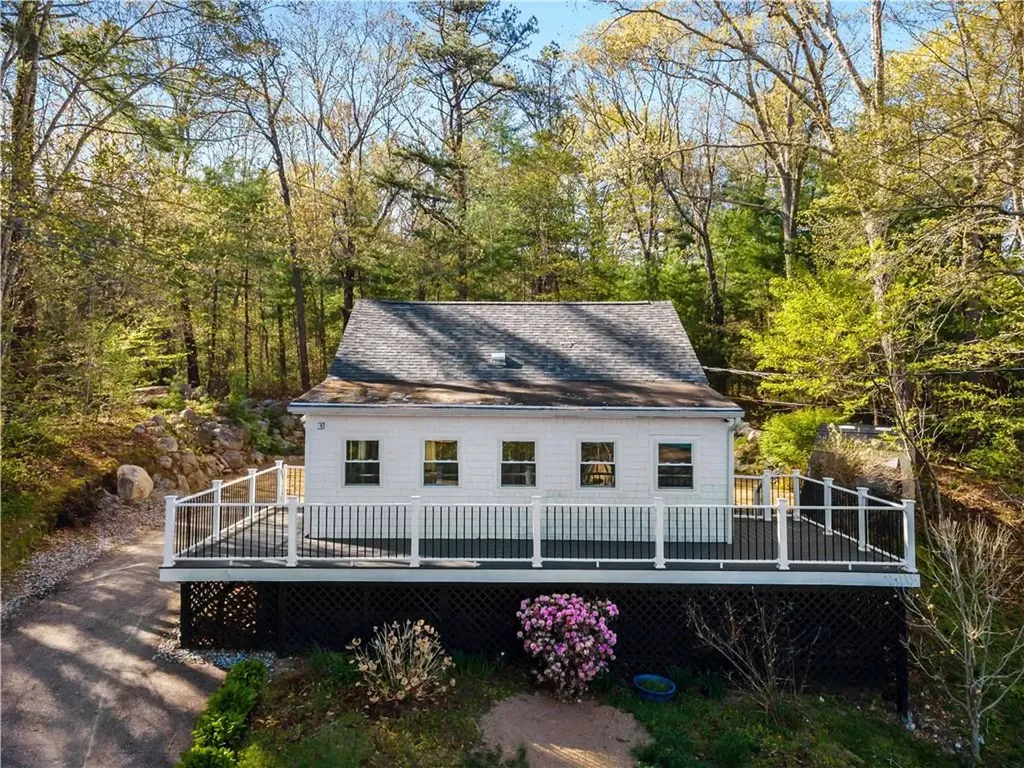 31 West Shore Drive Exeter RI 02822