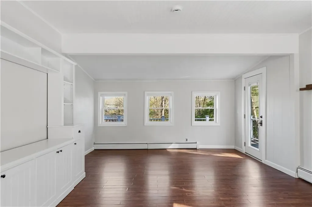 31 West Shore Drive Exeter RI 02822
