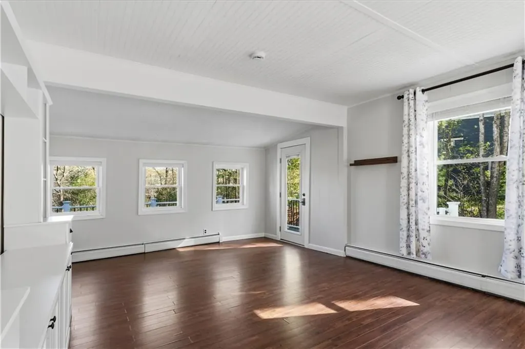 31 West Shore Drive Exeter RI 02822