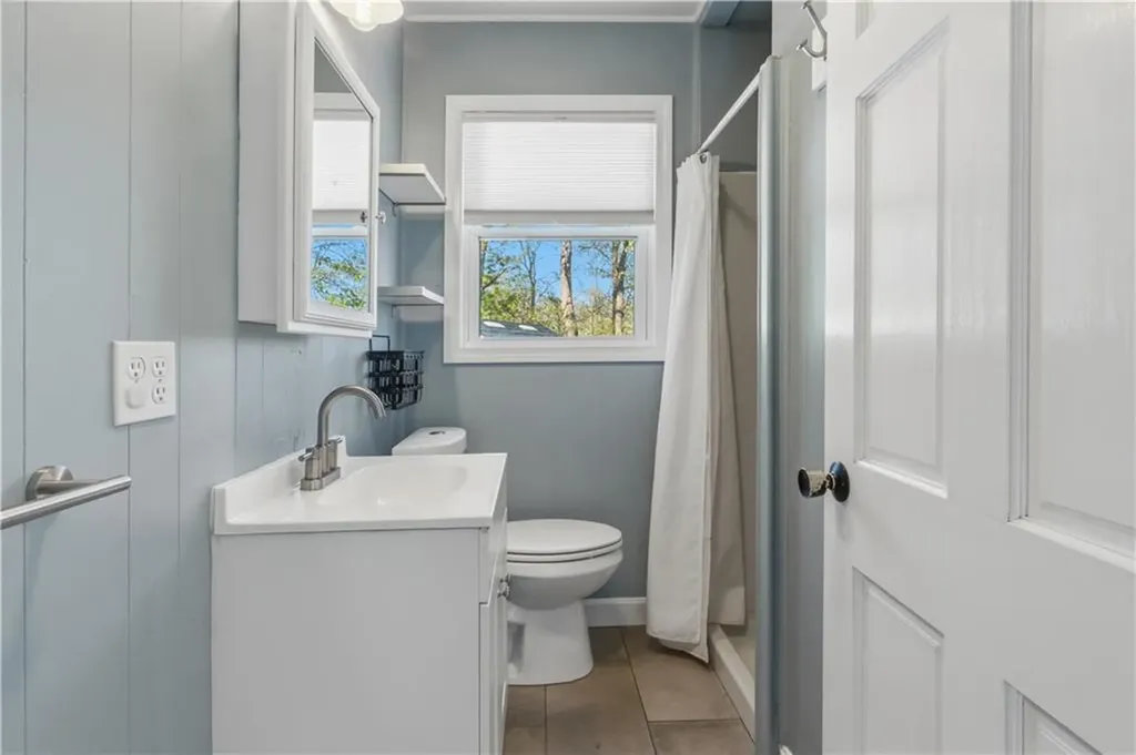 31 West Shore Drive Exeter RI 02822