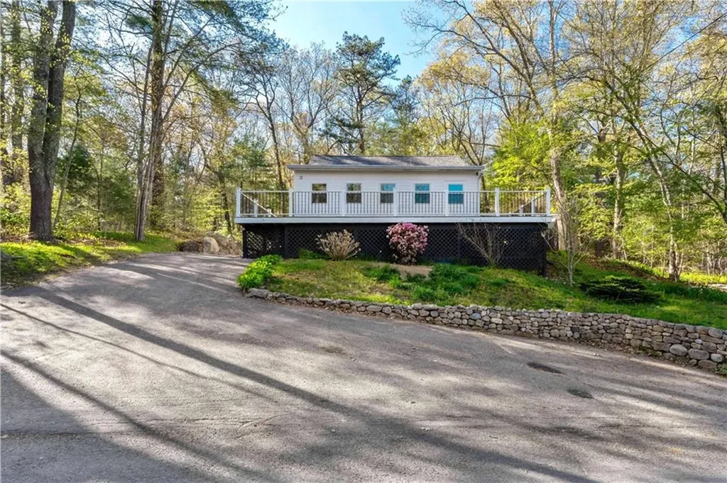 31 West Shore Drive Exeter RI 02822