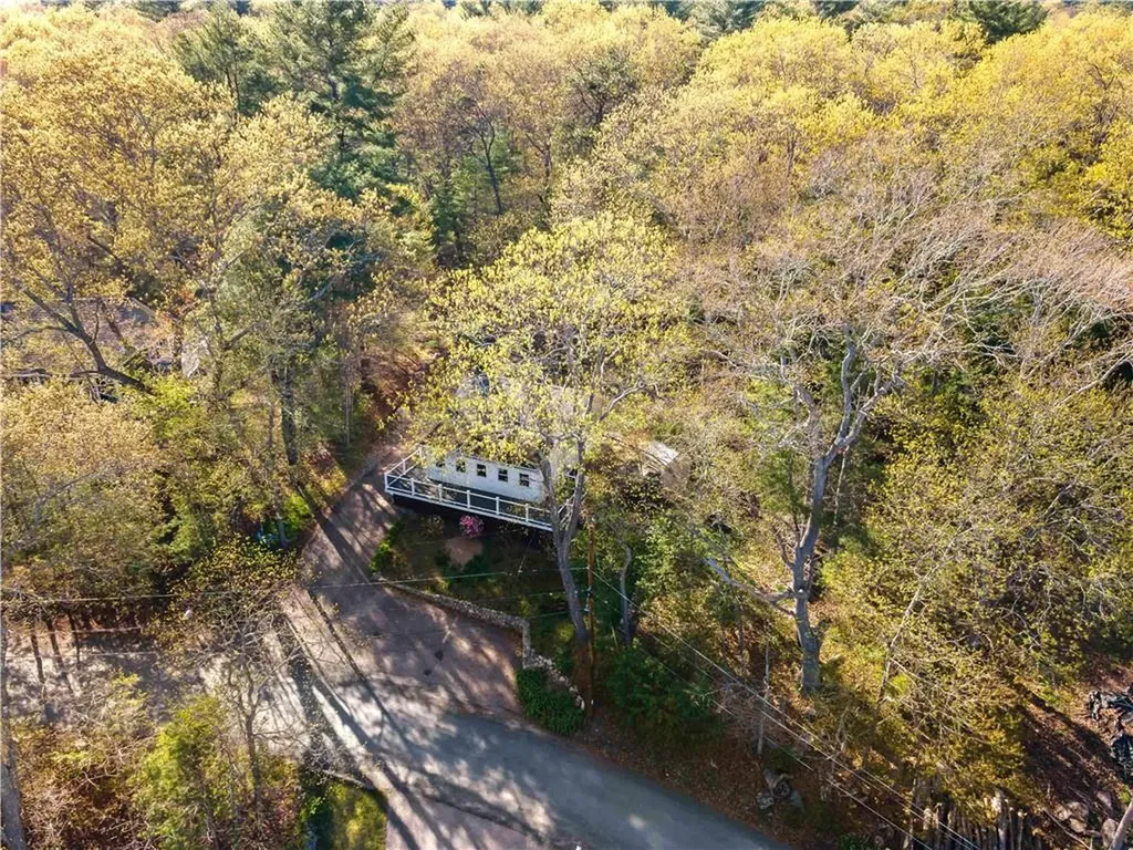 31 West Shore Drive Exeter RI 02822