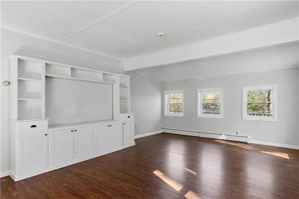 31 West Shore Drive Exeter RI 02822