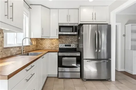 31 West Shore Drive Exeter RI 02822