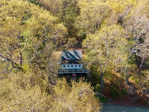 31 West Shore Drive Exeter RI 02822