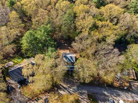 31 West Shore Drive Exeter RI 02822