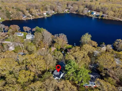 31 West Shore Drive Exeter RI 02822