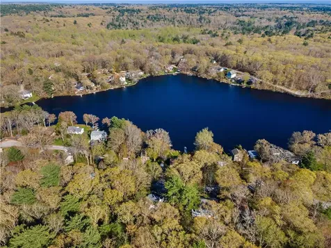31 West Shore Drive Exeter RI 02822