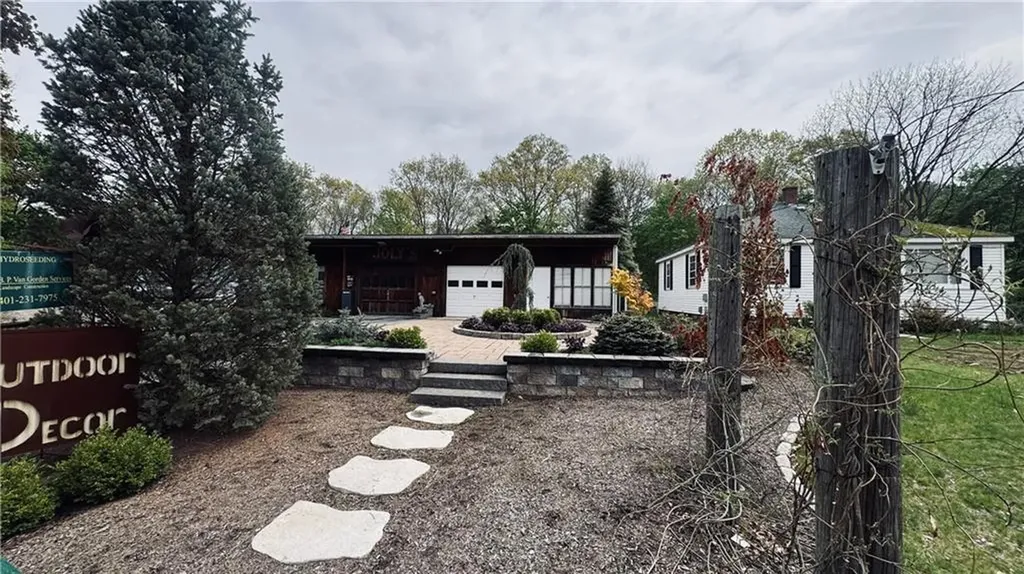 373 Farnum Pike Smithfield RI 02917