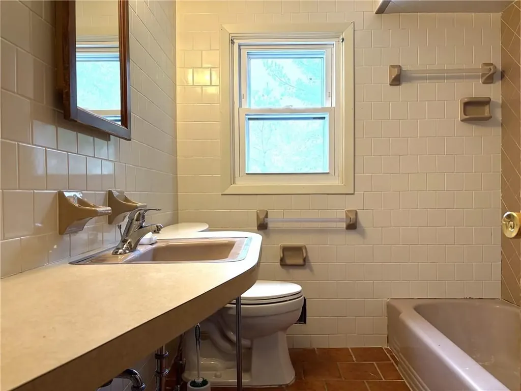 178 Hilton Road Warwick RI 02889