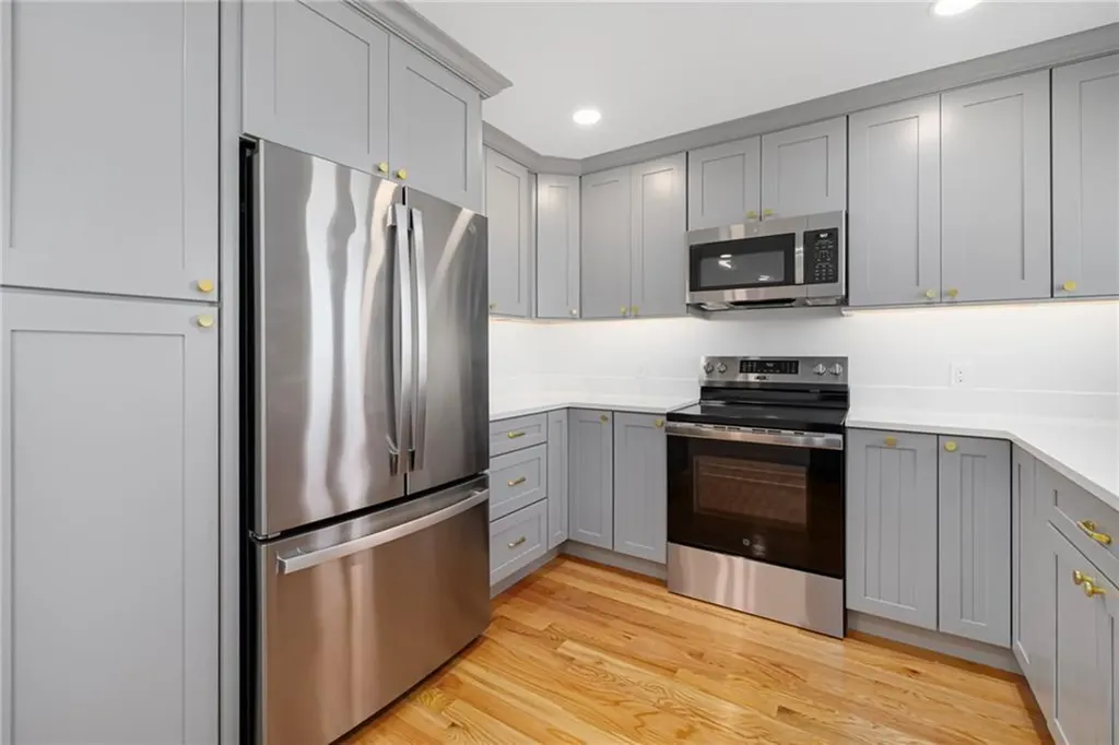 11 Gunning Court Middletown RI 02842